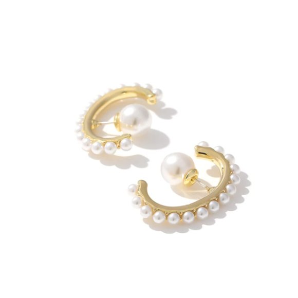 Gold Pearl stud earrings - Picture 3 of 8